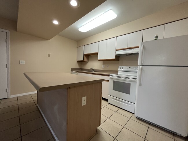 Building Photo - 3985 W McNab Rd