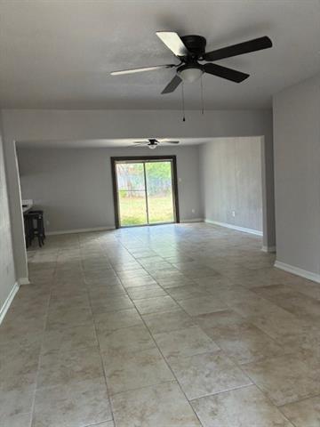 Foto del edificio - 446 Oriole Cir