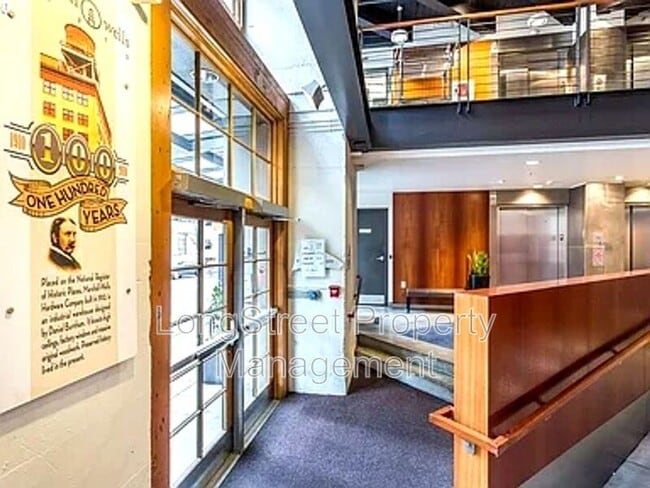 Building Photo - 1420 NW Lovejoy St