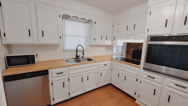 Building Photo - 2233 Old 96 Indian Trail