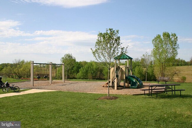 Building Photo - 165 Union Ridge Dr