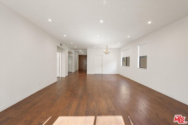 Building Photo - 432 S Hamel Rd