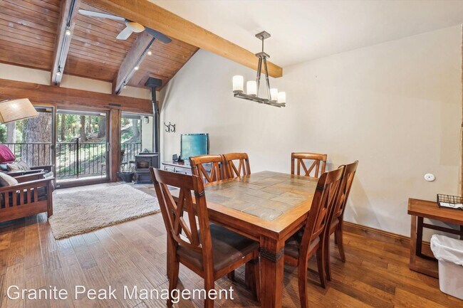 Building Photo - 3 br, 3 bath House - 2090 Chalet Road # 24