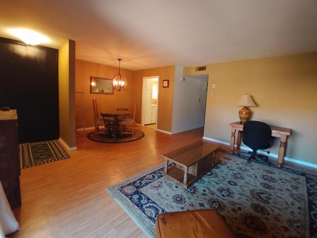 Building Photo - 7 Woodward Blvd #217