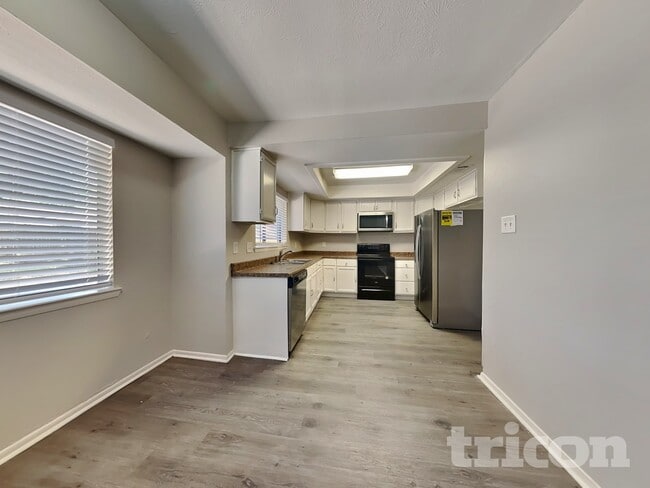 Building Photo - 11519 Perry Rd