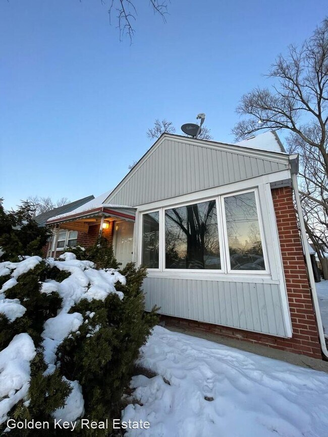Building Photo - 3 br, 1 bath House - 20090 Lahser Rd