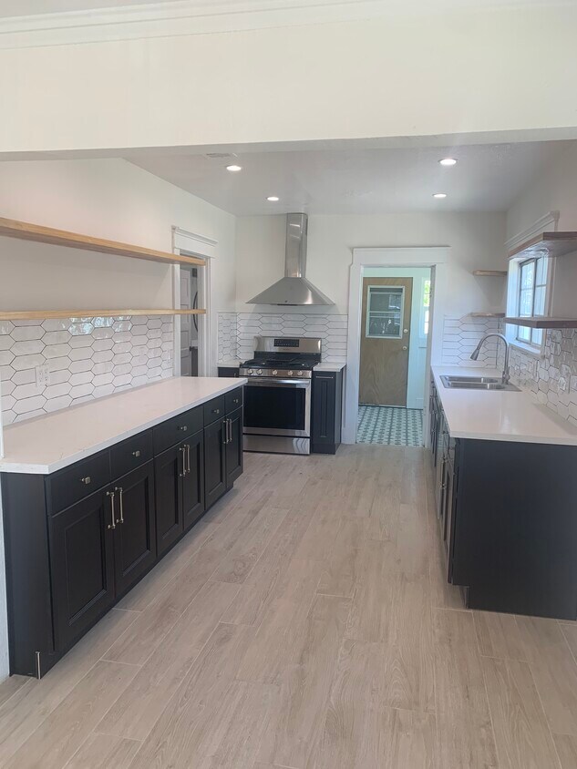 Foto principal - 1521 W 53rd St