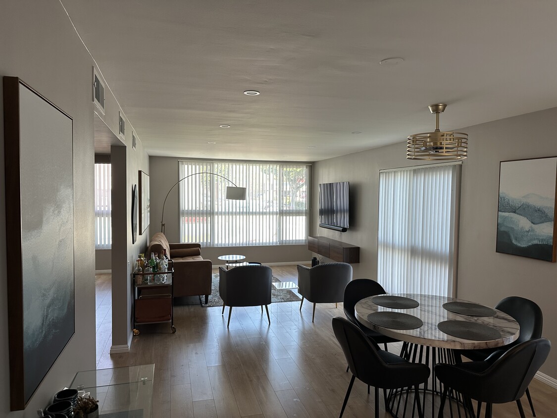 Living Room - 500 Evergreen St