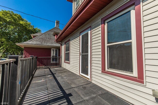 Building Photo - 3 br, 1 bath House - 1042 East Gorham Stre...