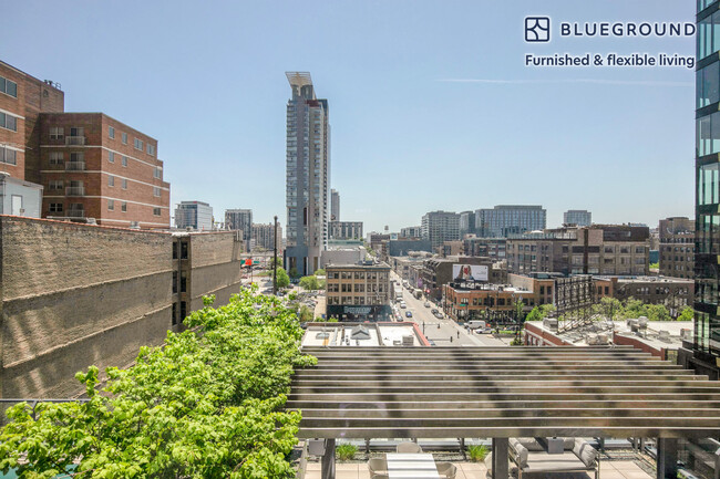 Building Photo - 730 W Couch Pl