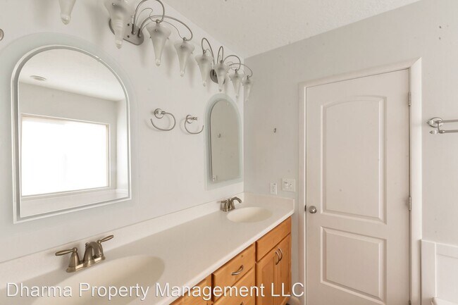 Foto del edificio - 3 br, 2.5 bath House - 737 N 800 W