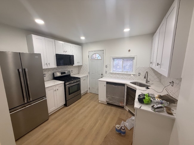 Building Photo - 1413 N Vodges St