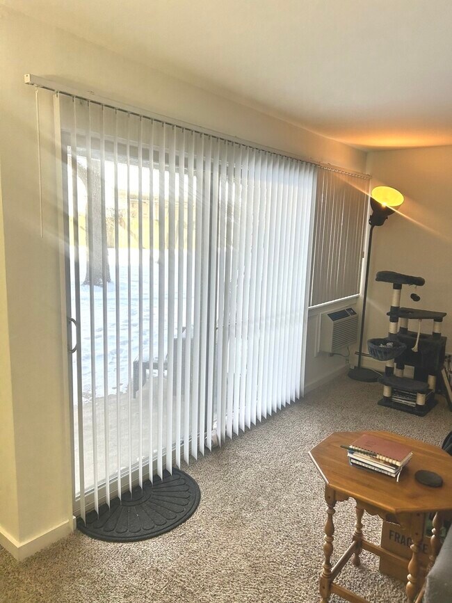 Foto del edificio - 1704 Maple Pl