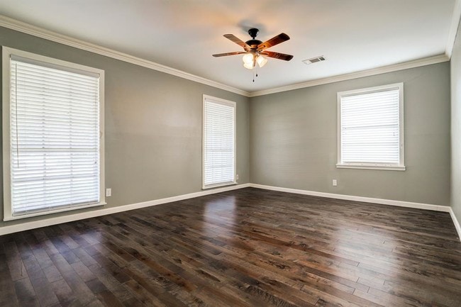 Foto del edificio - 5235 Carew St