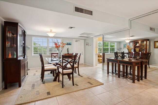 Foto del edificio - 3900 Oaks Clubhouse Dr