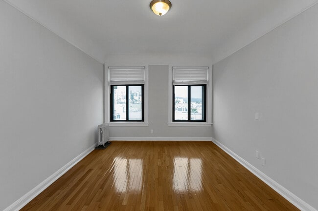 Building Photo - 2242 Polk