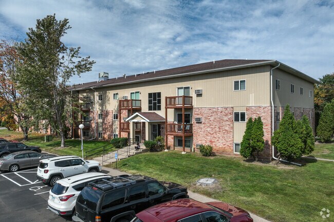 Foto del edificio - Four Seasons Apartments