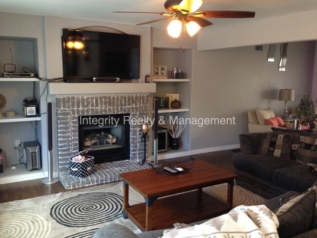 Foto del edificio - 305 Dunhill St