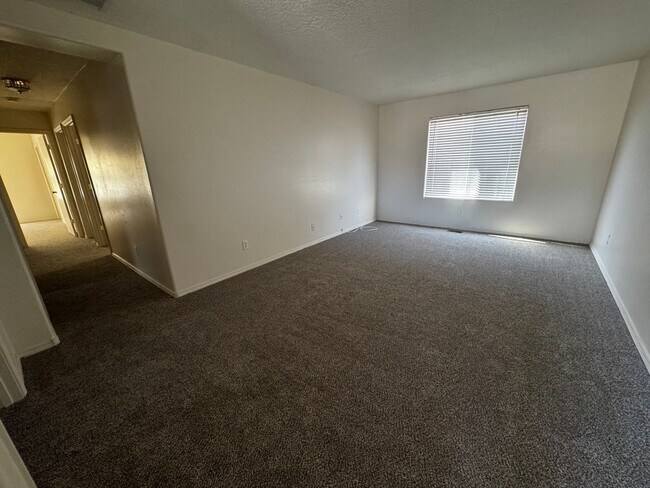 Building Photo - Must see this Beautiful Home.