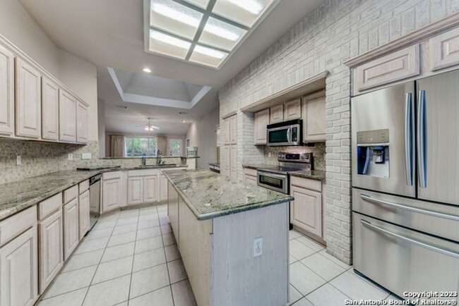 Building Photo - 3 Bedroom/2 Bath The Ridge At Deerfield Su...
