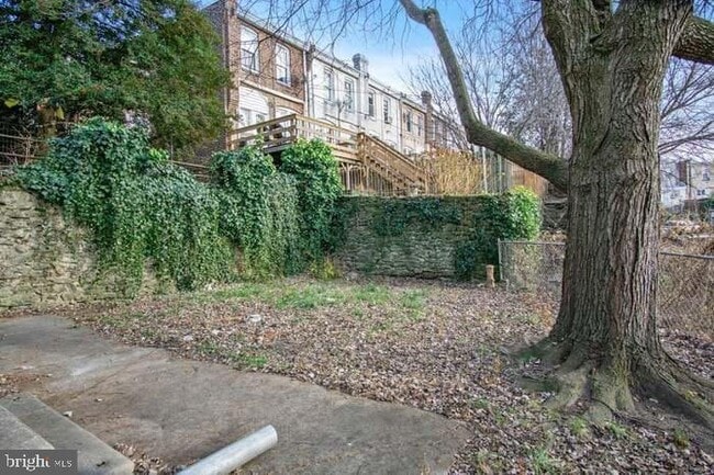 Building Photo - 316 Salaignac St