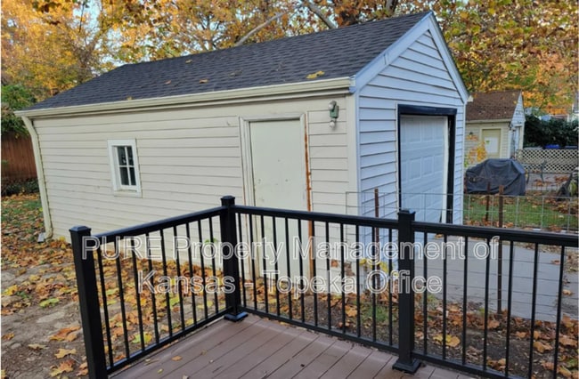 Foto del edificio - 310 SW Hillside Dr