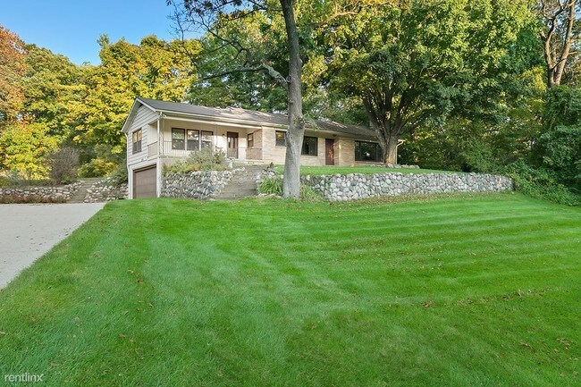 Building Photo - 3 br, 1.5 bath House - 8730 Bailey Dr NE