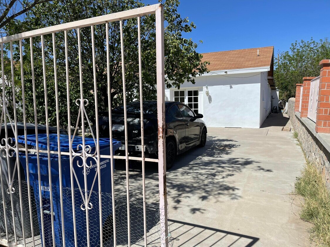 Foto principal - 235 S Collingsworth St