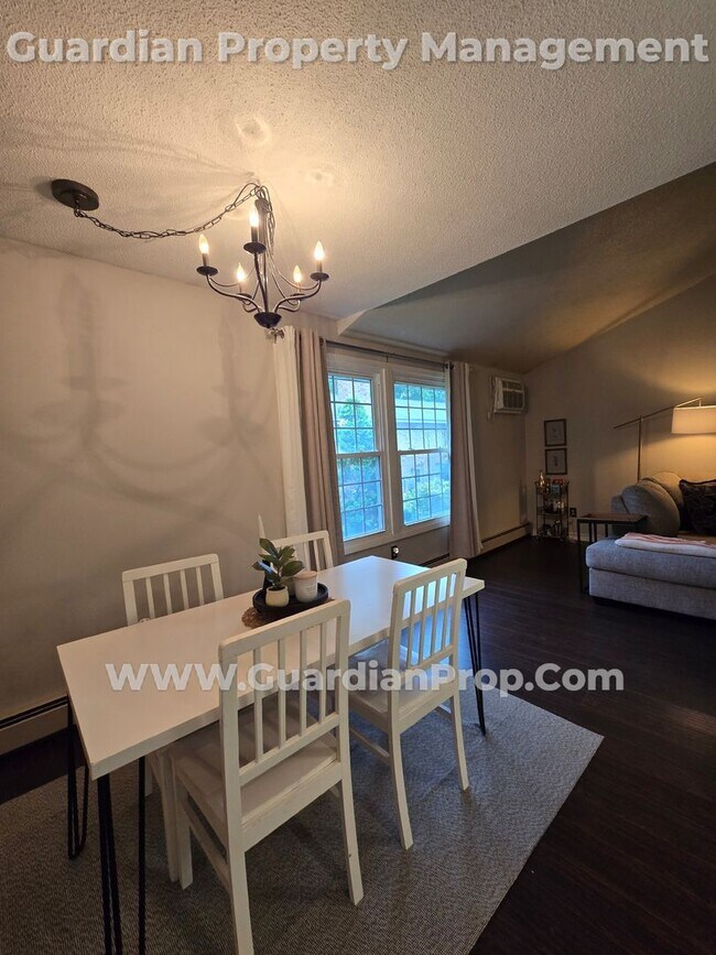 Foto del edificio - St Louis Park Condo by West End, Garage in...