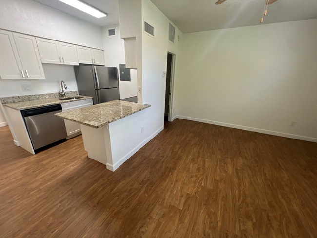 studio 1.jpg - WATERFORD POINT APARTMENTS
