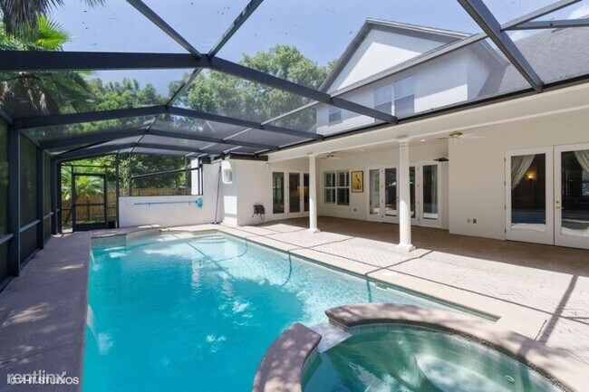 Foto del edificio - 4 br, 5 bath House - 1350 Lyndale Blvd