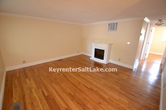 Building Photo - 1391 S 200 E