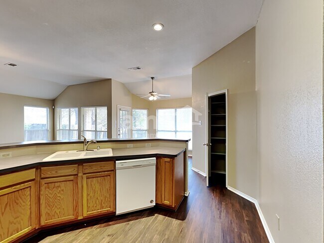 Building Photo - 1606 Windcastle Dr