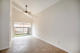 Building Photo - 15106 Silverman St