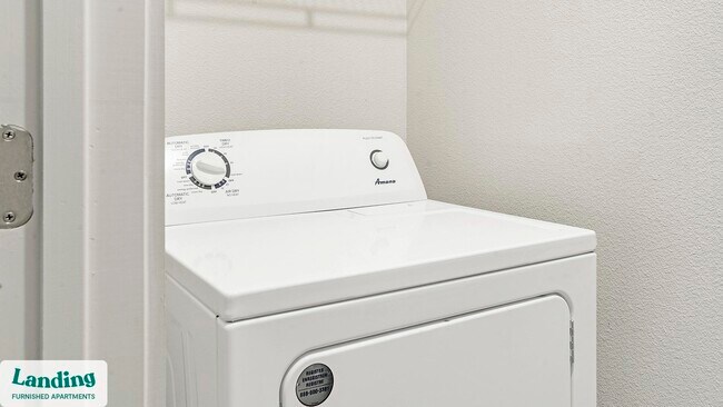 Foto del edificio - 13301 Dessau Rd