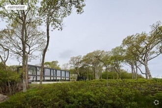 Building Photo - 32 Hedges Banks Dr