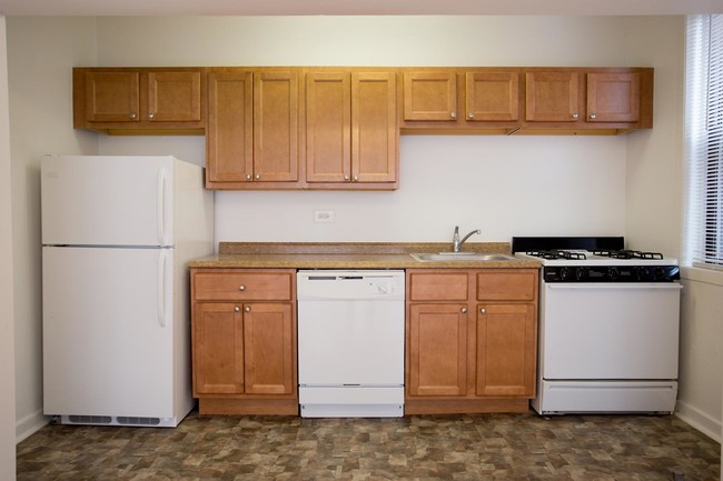 Kitchen - 5337 S. Hyde Park Boulevard