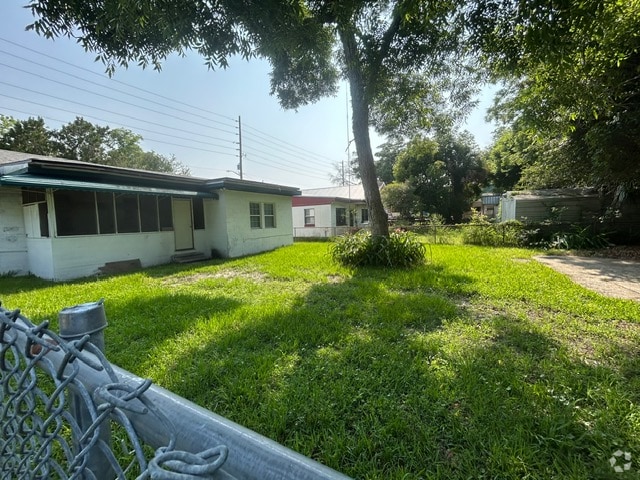 Building Photo - 1602 Wambolt St
