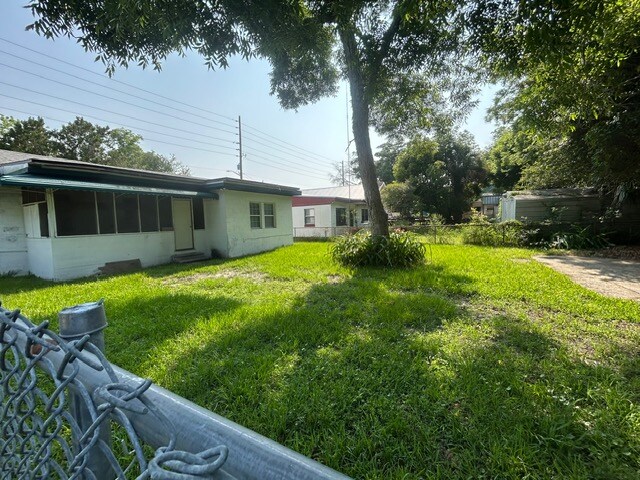 Primary Photo - 1602 Wambolt St