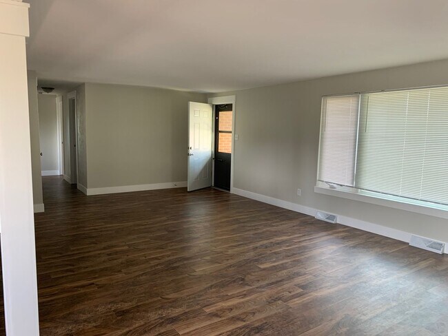 Foto del edificio - Beautiful 4 Bedroom 3 Bathroom Home in Wes...