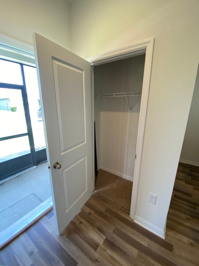 Building Photo - 3033 Neverland Dr