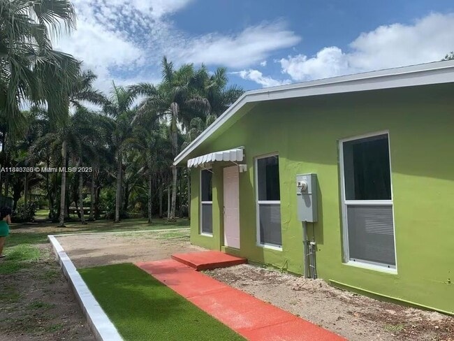 Building Photo - 10700 SW 51st St