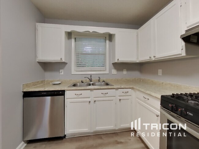 Building Photo - 101 Brookside Dr