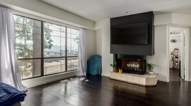 Building Photo - 5035 N 10th Pl