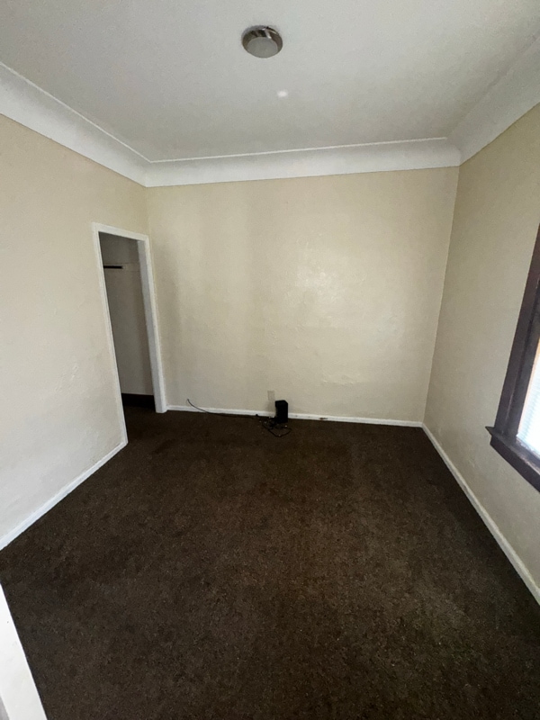 Building Photo - 319 E Streicher St