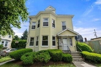 Building Photo - 5 Marlboro St