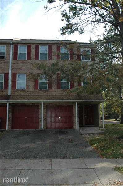 Primary Photo - 113 Chaucer Rd