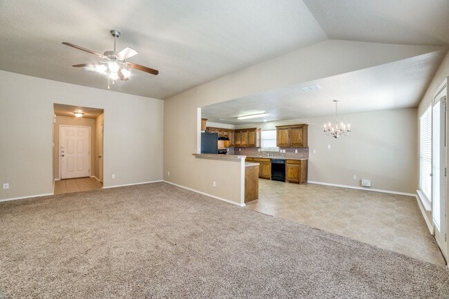 Foto del edificio - 4 Bed/2 Bath Hummingbird Estates Subdivision