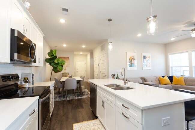 Building Photo - 7501 Hwy 70 S