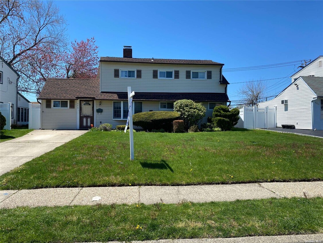 Primary Photo - 446 Division Ave